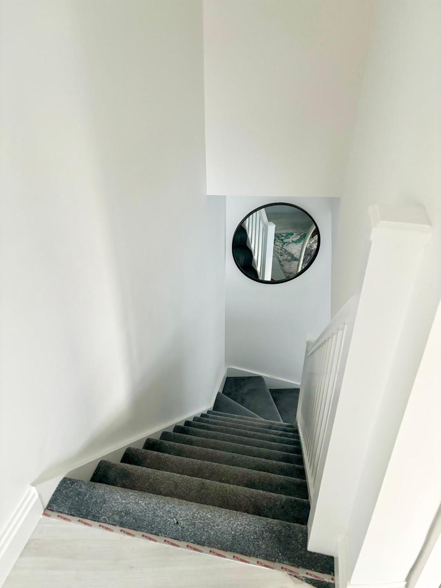 Bvlgaria House - Heathrow Airport-private Gated Parking