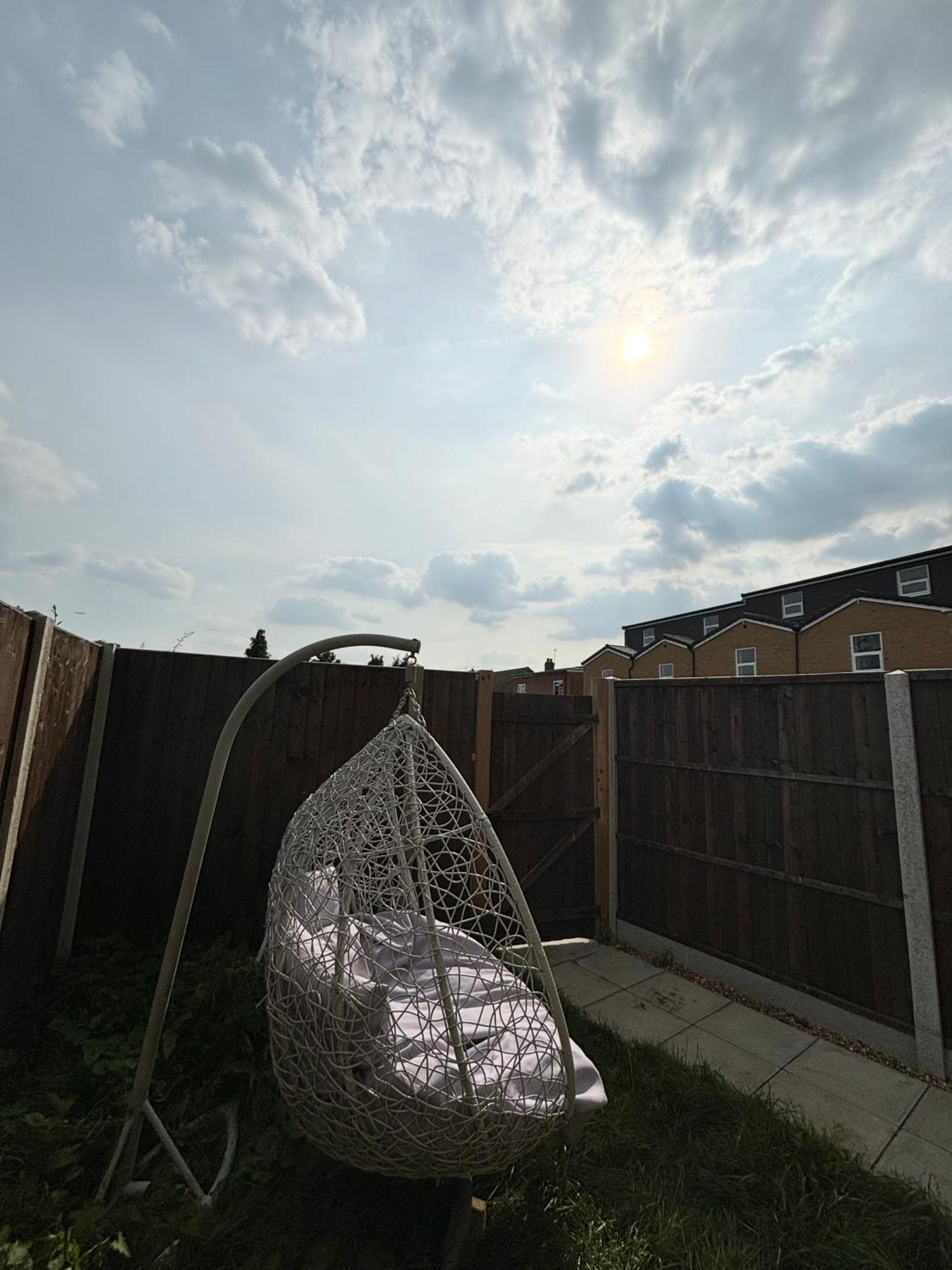 Bvlgaria House - Heathrow Airport-private Gated Parking * Slough